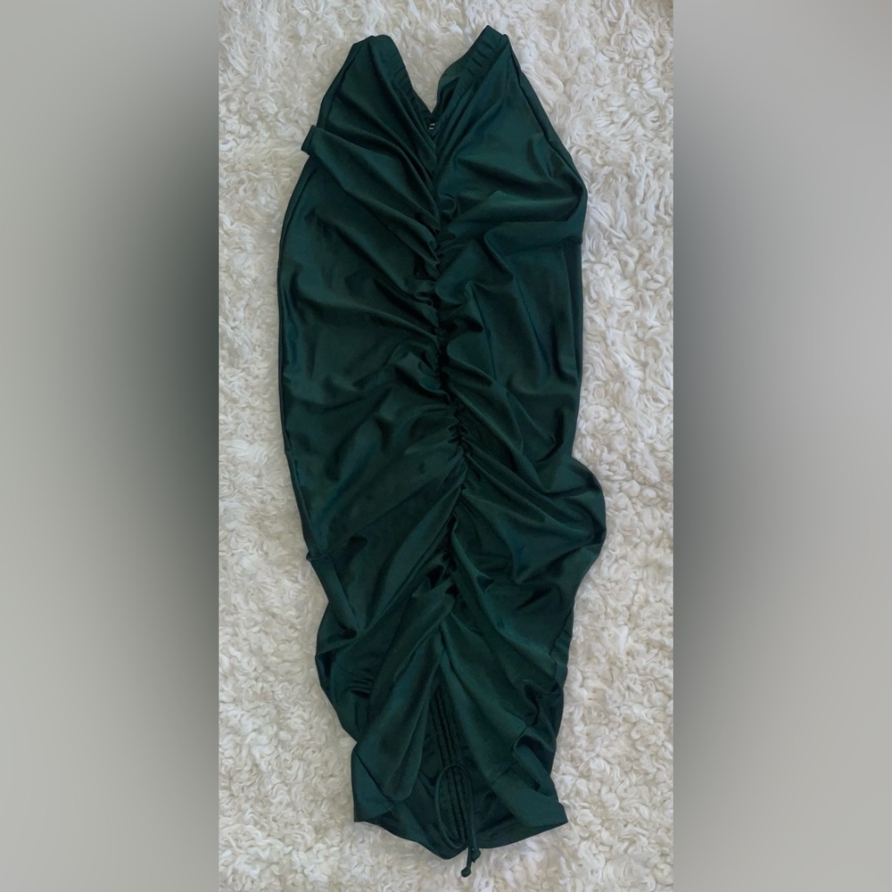 AKIRA stitch sleek ruched skirt gently worn